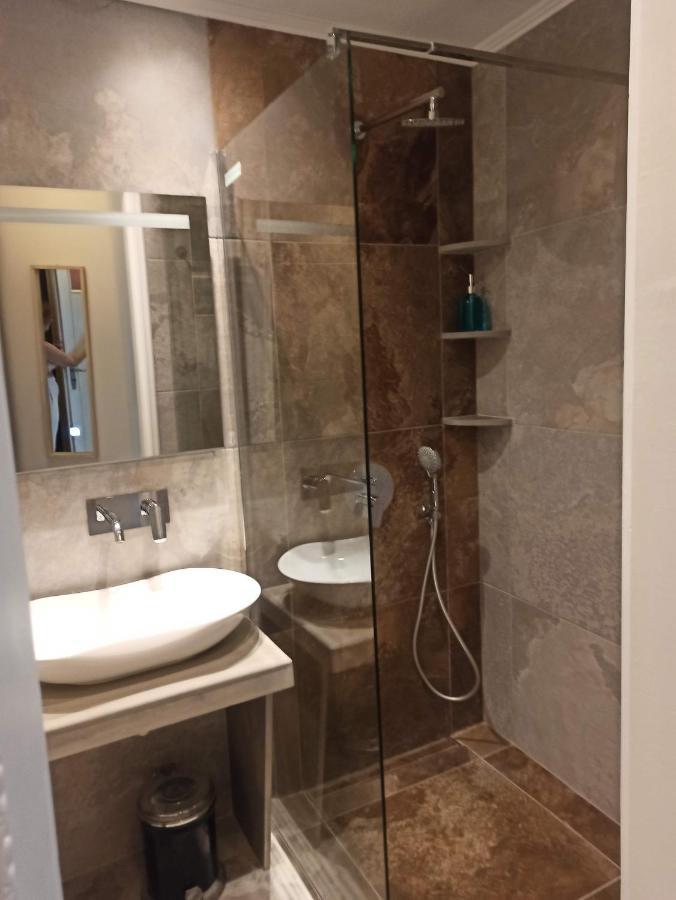 Katerina'S Maisonnette Loutráki Exteriör bild